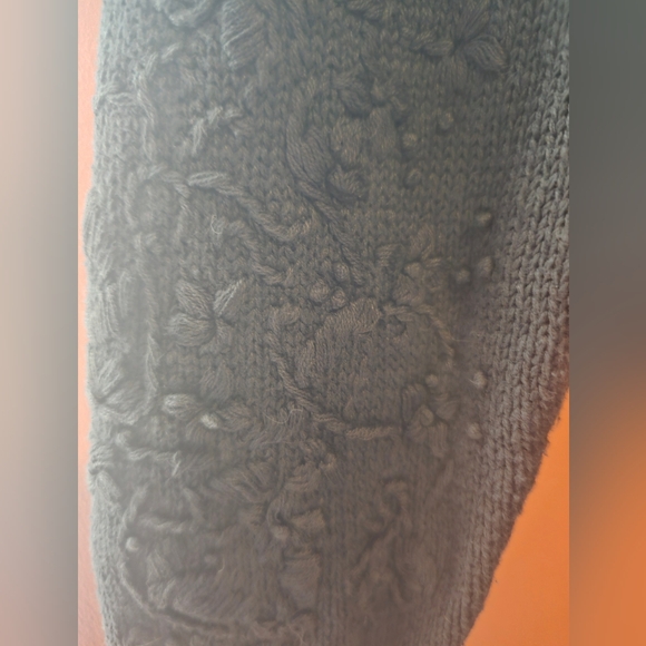 Vintage Floral Embroidered Sweater - Picture 5 of 5